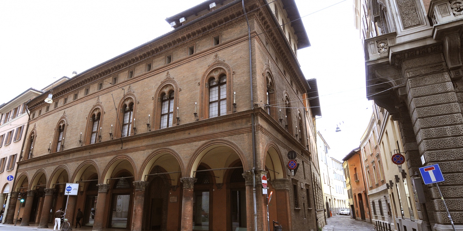 Palazzo Saraceni